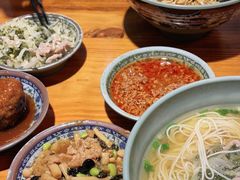 -老外婆本帮面(塔城路店)