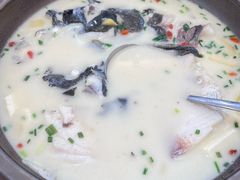 有机鱼头浓汤-浔味·山屿湖·正宗全鱼宴老字号