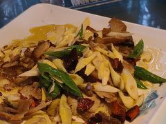 -土砂锅生态山庄·非遗砂锅雅鱼