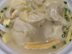 刀鱼馄饨-老半斋(福州路店)