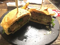 -HIGH FIVE哈福手工汉堡(桂林路店)