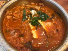 猪颈肉泡菜汤-金北顺大锅家(신사본점)