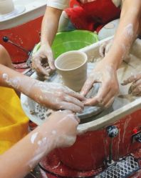 -泥娃娃DIY陶吧(易生活购物公园店)