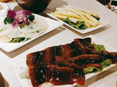 -墨居上隐·院子里火锅(峨眉店)