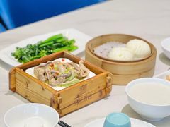 -皇马海口湾海景酒店(万绿园秀英港店)