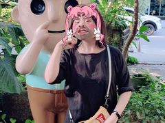-莓园冰淇淋店