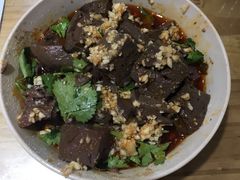 泼辣蒜羊血-天发芽·何记葫芦头泡馍·老字号(小南门店)