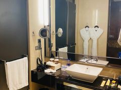 -广州天河希尔顿酒店