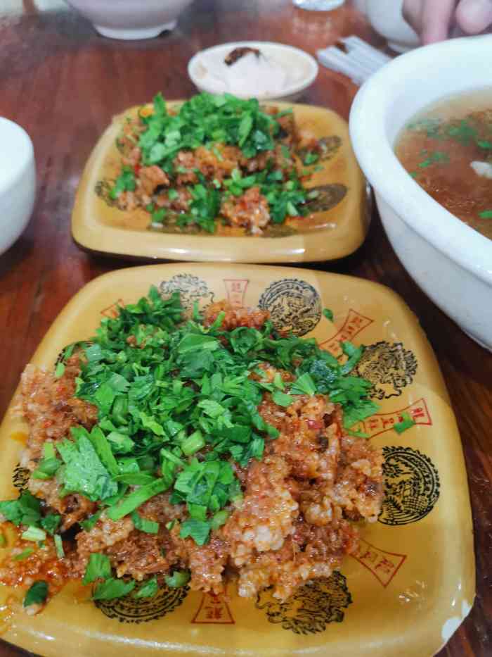 清真·皇城坝牛肉馆(三桂前街店)-"一家老店了,成都现在拼桌的店不多