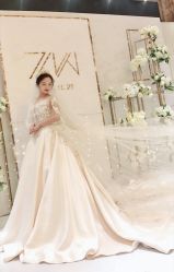 -艾米丽婚纱礼服