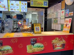 -麦当劳(广州南站B10检票口楼上)