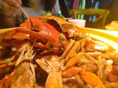 -多嘴肉蟹煲(万达店)
