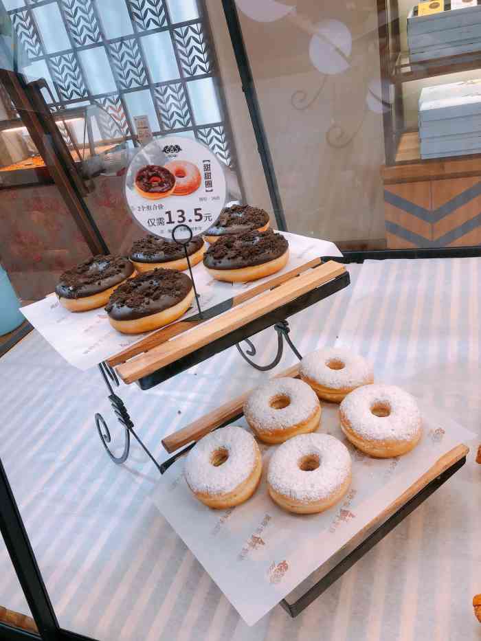 奥奇蛋糕·面包(双林店)-"店内环境干净,敞亮,面包很新鲜,选择也多.