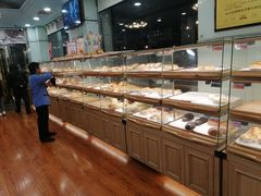 面包甜点陈列柜-新侨三宝乐面包店(崇文门店)