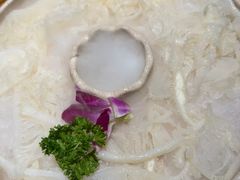 -老牌坊云南鱼豆花火锅(爱建店)