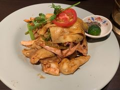 -大头虾越式风味餐厅(光明广场店)