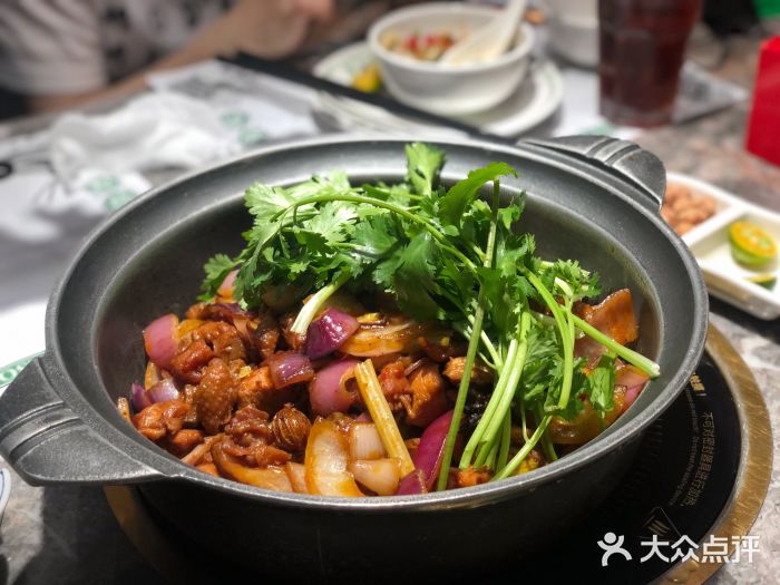 禄婶鸡煲·香港打边炉(深圳总店)秘制禄婶鸡煲图片