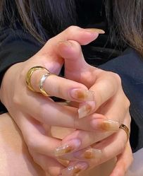 -悦指间美甲美睫