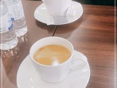 -上海星瀚奔驰4S店(长寿路店)