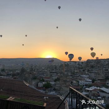 这里有超优秀的大露台 说是不输网红的大露台