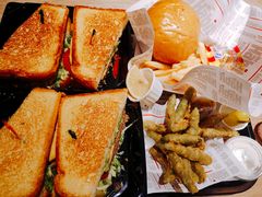 圣塔芭芭拉经典牛肉特堡-The Habit Burger Grill 哈比特汉堡(复兴soho店)