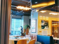 大堂-日进一片海.生腌海鲜火锅.宵夜烧烤(三里屯总店)
