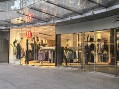 -lululemon(上海浦东IFC店)