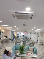 -米娜护肤造型