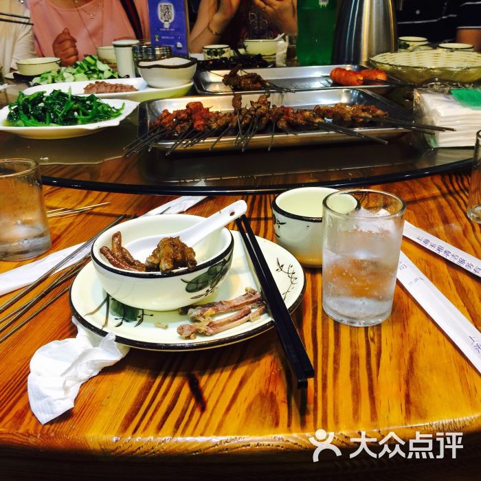 九头鸟特色餐厅图片 - 第1张