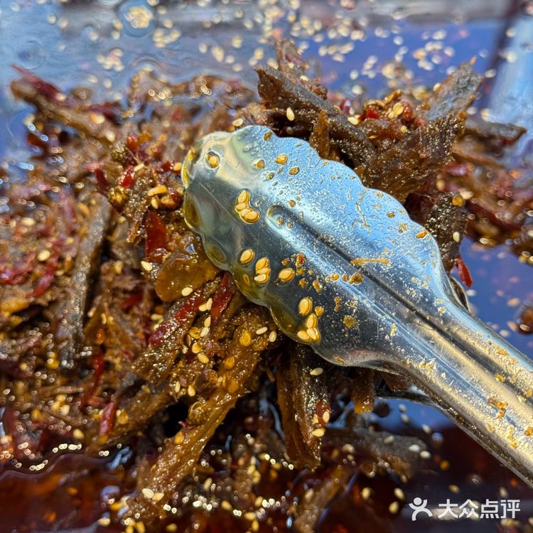 观音桥这家手撕兔，麻麻辣辣香迷糊了！！！