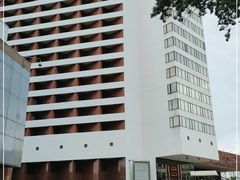 -燕山大酒店