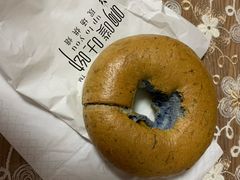 星空蝶豆花烤地瓜贝果面包-啊噗吐呦现场烘焙(麦凯乐店)