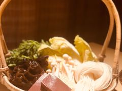 -余欢领鲜火锅(新街口店)