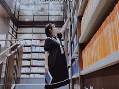 -钟书阁(群光广场店)