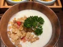 -银米·云南传统过桥米线(双廊黑金冠店)