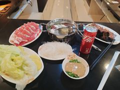 -呷哺呷哺(世贸.工三店)