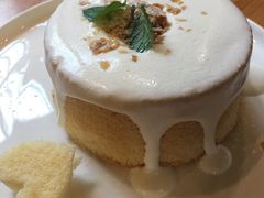 海盐芝士流心蛋糕-more than meow吴止猫主题餐厅(承德 中船汇店)