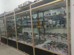 -逝水玩具折扣店
