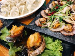 浇汁鲍鱼-老东镇啤酒屋海鲜加工·蒸汽海鲜·海鲜烧烤(台东店)