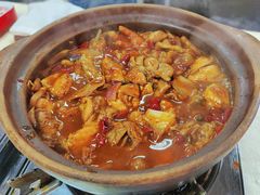 -猪三哥肥肠鸡川菜小炒