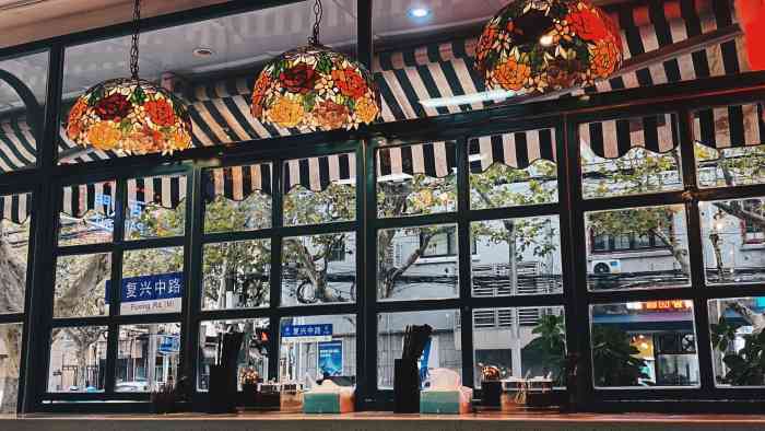 柴爿巷(复兴中路店)-"推荐小馄饨跟里脊肉加鹌鹑蛋「香酥鸡」鸡.