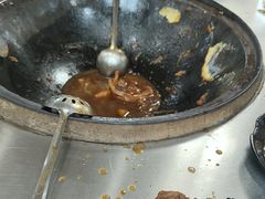 -粘豆包柴火铁锅炖
