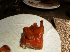 脆皮乳鸽-新荣记(BFC外滩金融中心店)