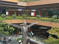 -瑞虹新天地月亮湾