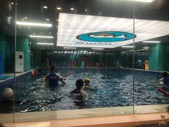-Swim斯卫姆国际儿童游泳中心(红博中央公园店)