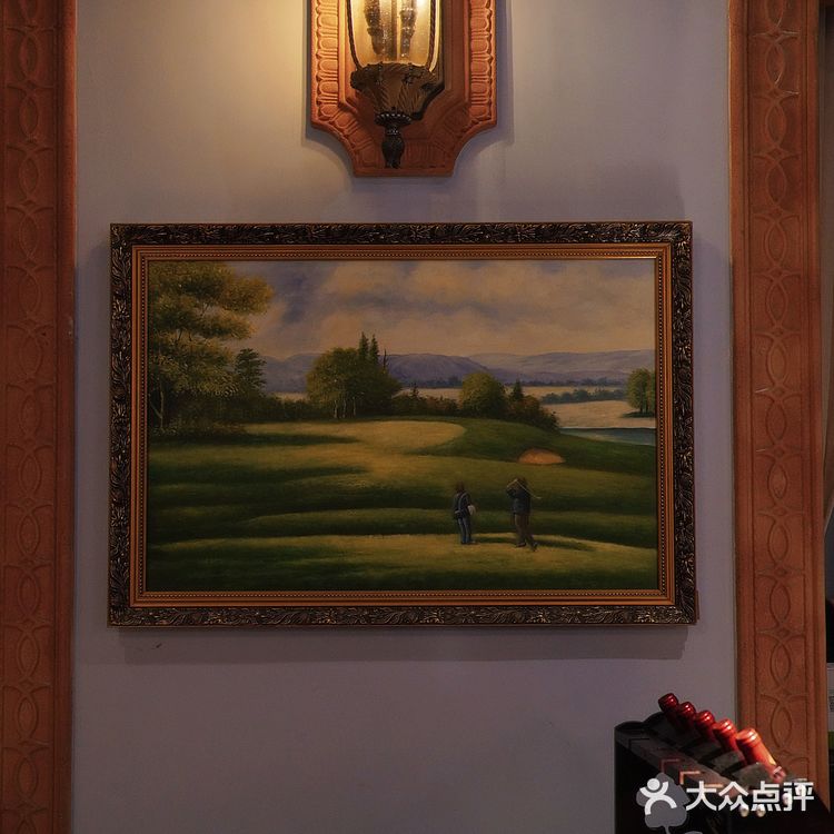 带室外草坪的西餐厅真的好适合约会拍照