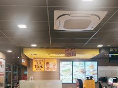-麦当劳(轻轨曹杨路店)