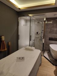 -香港倾城国际·美容美体中心