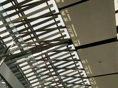 -西沃古尔·拉姆古兰爵士国际机场