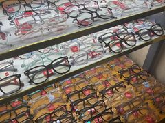 -优医视平价眼镜蔡司依视路折扣工厂店(十里堡店)